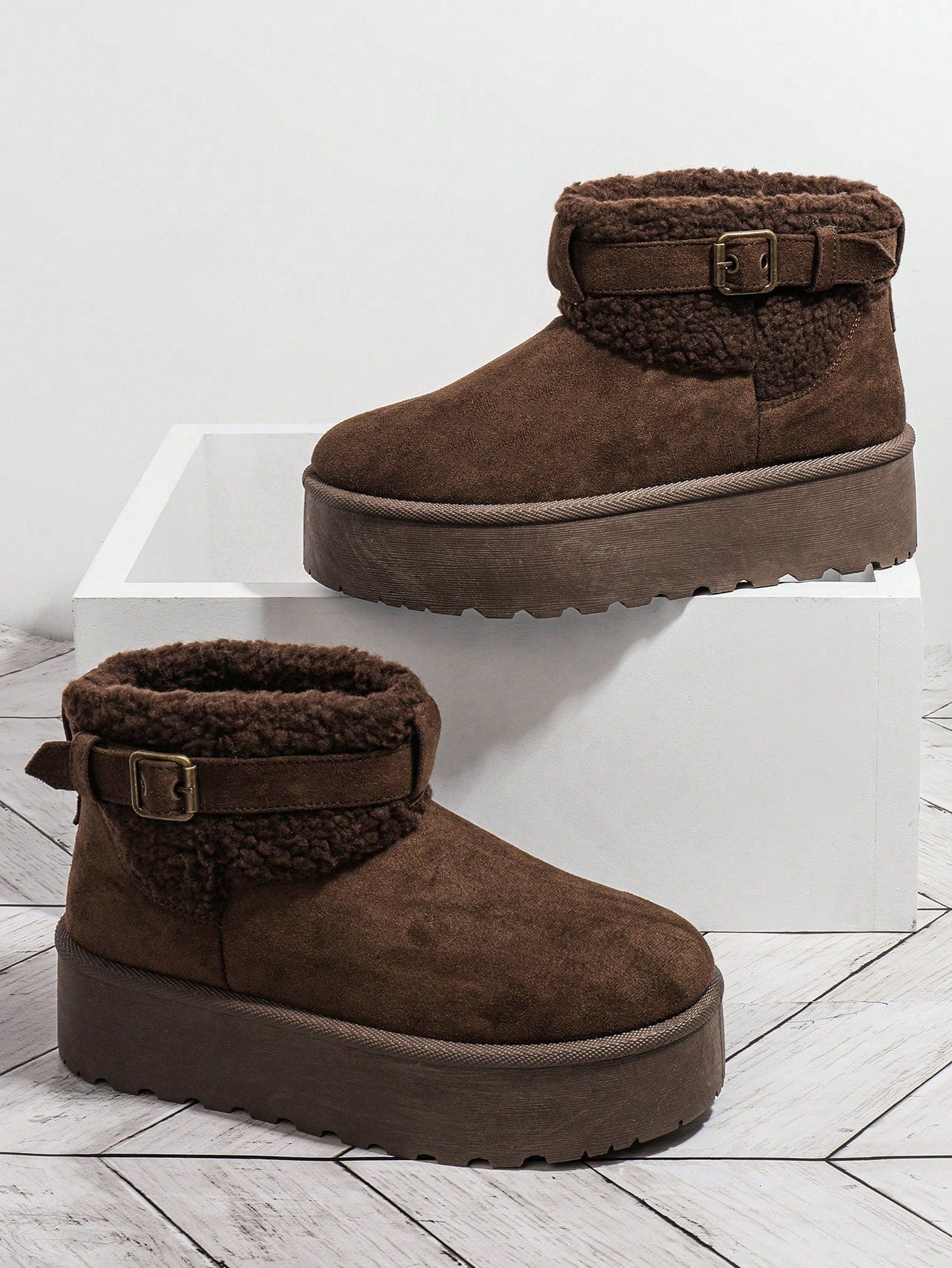 SHUZIA Chaussures pour femmes à bout rond, bottes de mode chocolat