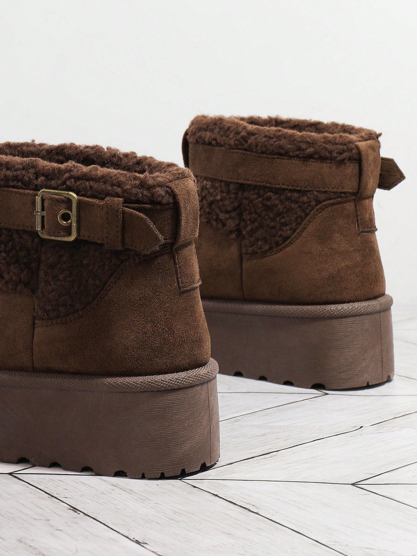 SHUZIA Chaussures pour femmes à bout rond, bottes de mode chocolat