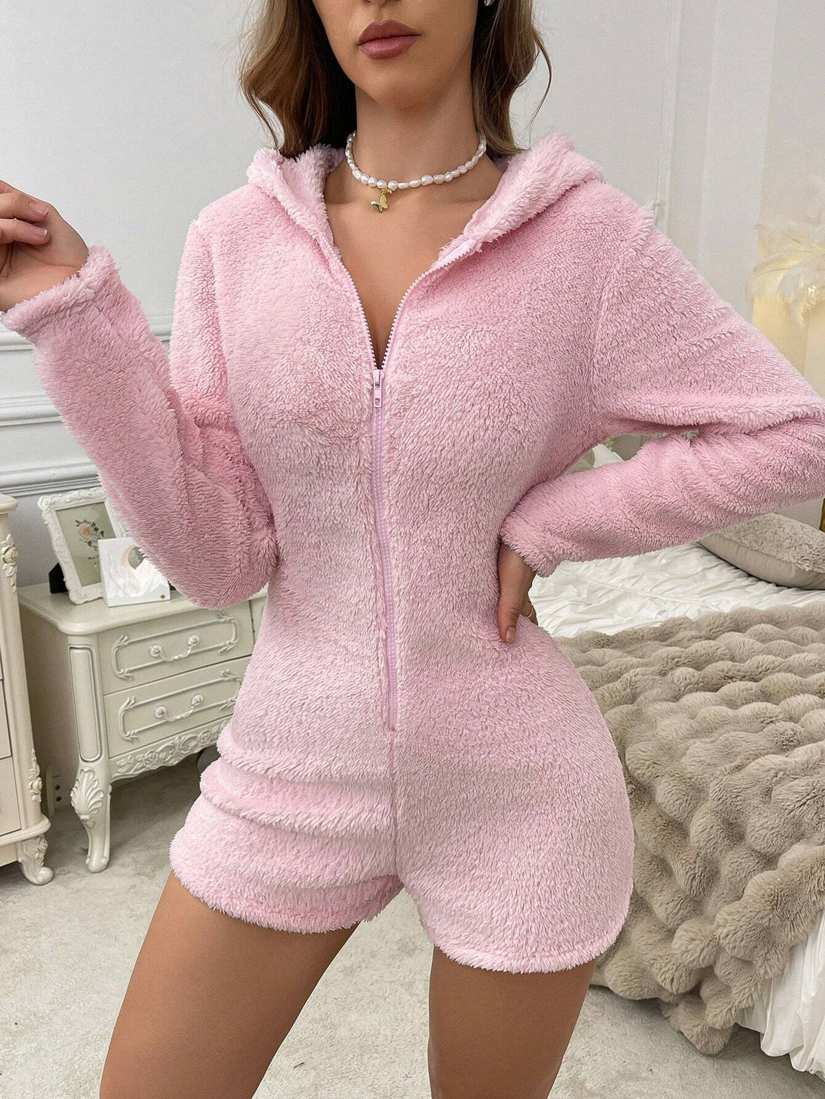 1 pièce Combinaison en peluche à capuche avec design d'oreilles d'animal et d'étoiles pour femmes