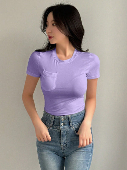 DAZY T-shirt casual à col rond, manches courtes et poche pour femmes, style preppy