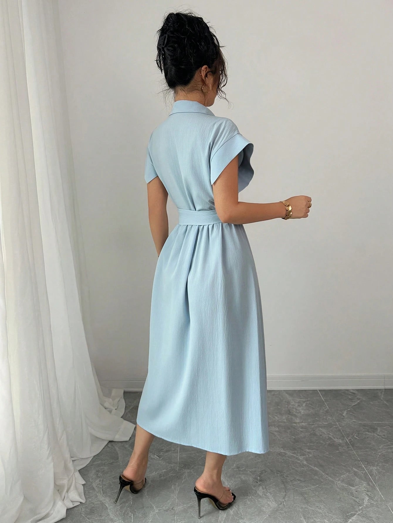 Rafferiza Robe midi de vacances bleu clair avec col, printemps/été