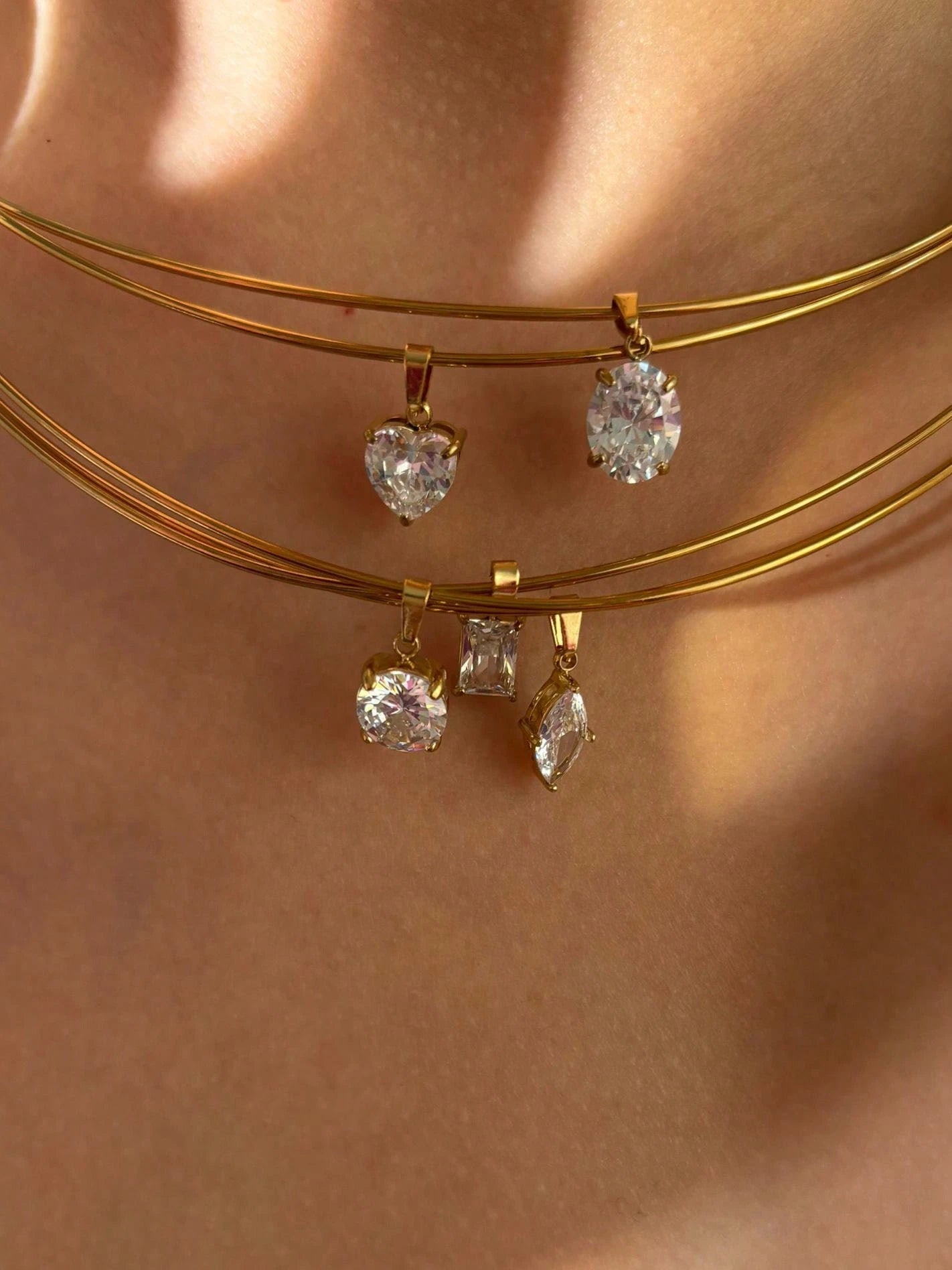 1 pièce Collier pendentif en acier inoxydable et zircone étincelant avec un toucher de luxe pour femmes