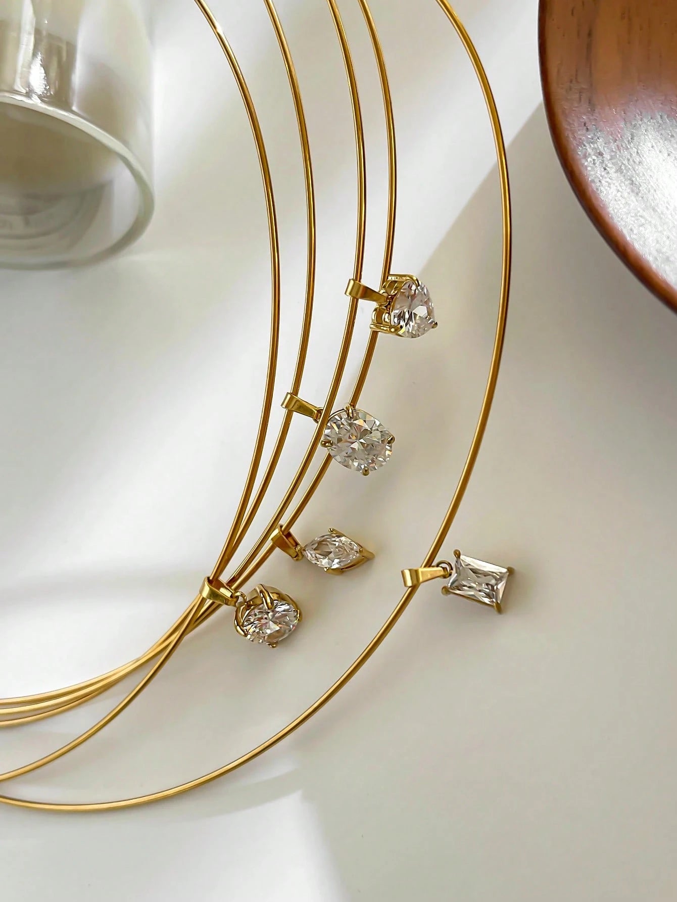 1 pièce Collier pendentif en acier inoxydable et zircone étincelant avec un toucher de luxe pour femmes