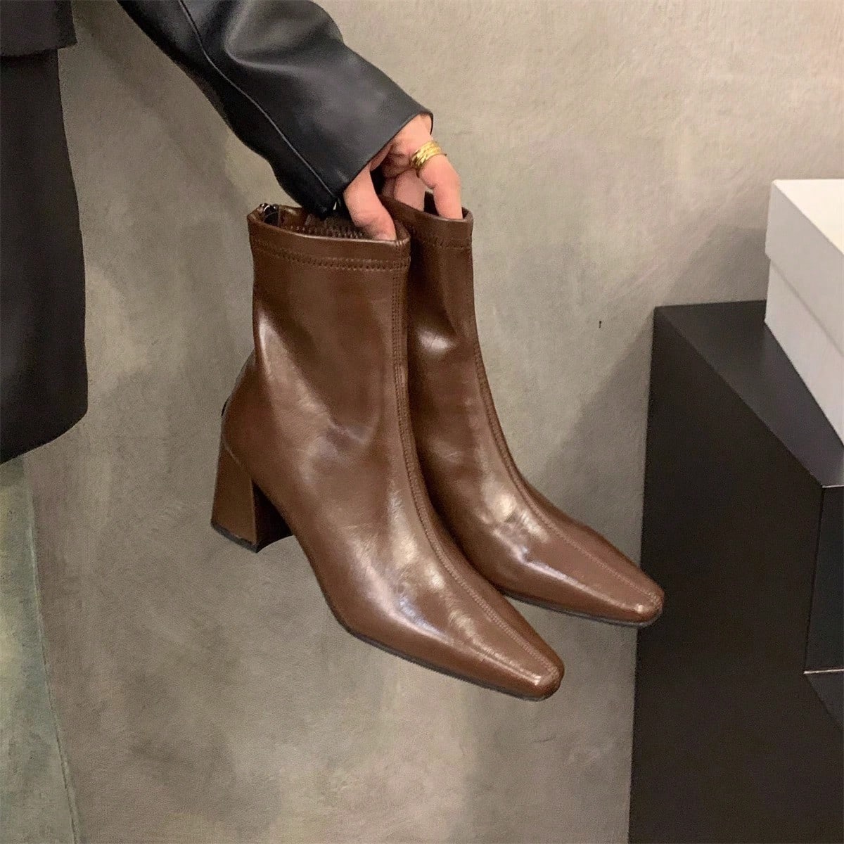 Bottines à talons hauts et bout carré marron pour femmes
