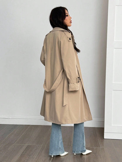 SHEIN PETITE Manteau trench style universitaire décontracté avec décorations effilochées pour femmes