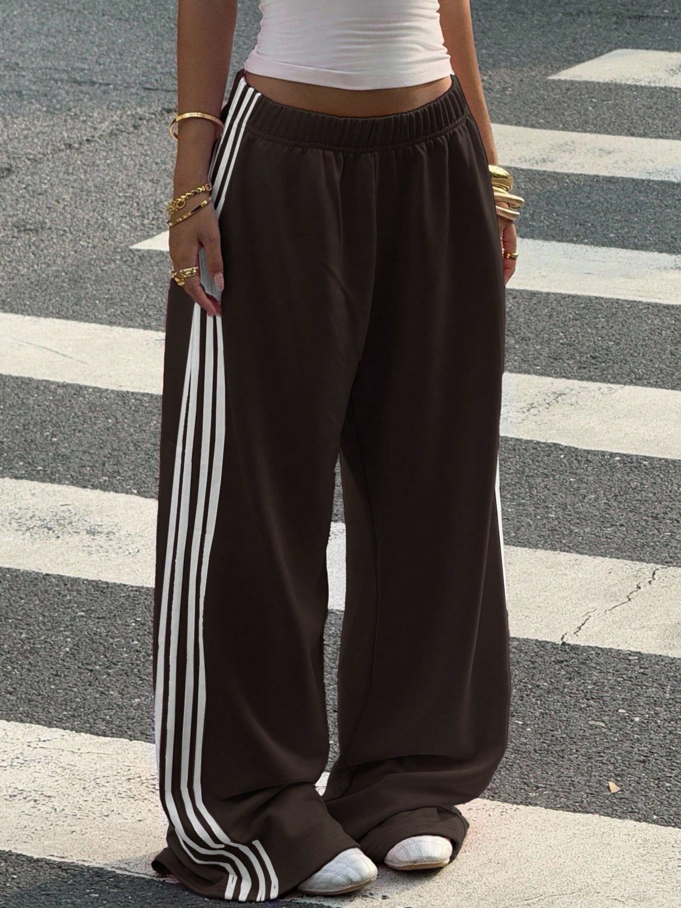 Muchica Pantalon de survêtement en tricot décontracté pour femmes avec rayure latérale marron