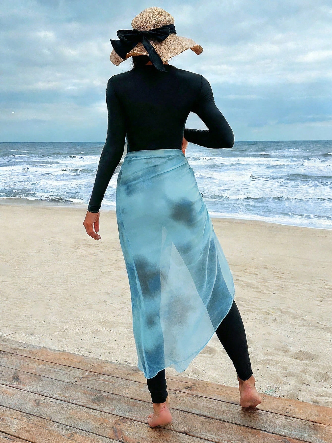 Swim Mulvari Conjunto de mono de manga larga de cuello redondo de unicolor y falda azul con cordón para mujer